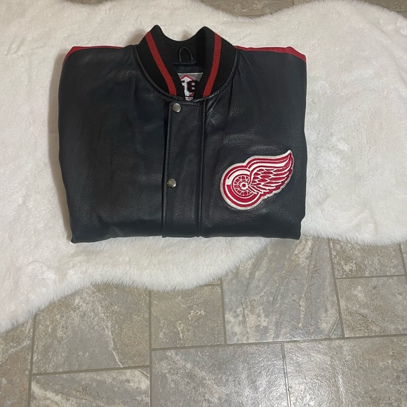 Jacket - Picture 2 of 7